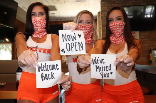 hooters welcome back 1