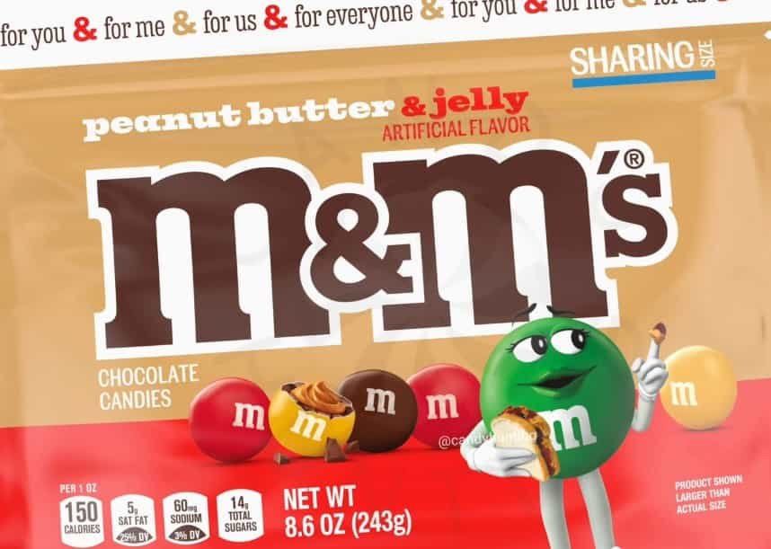 The Peanut Butter & Jelly M&M's are making a glorious comeback! These beloved Strawberry & Peanut Butter M&M's stole our taste buds’ hearts back in 2009.